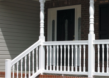 Deck with 3250 Series Railing